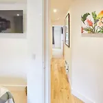 Host & Stay - Mowbray Apartment