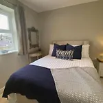 Stylish Modern Apartment With Parking