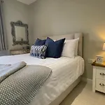 Stylish Modern Apartment With Parking