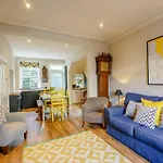 4 Bed In Harrogate 73424