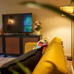 Stay With Airhgt @ Luxe Apartment In Central Harrogate