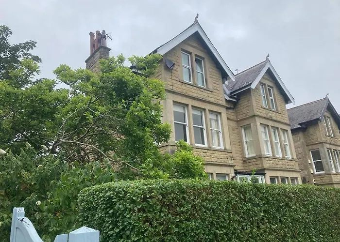 Spacious & Bright 3 Bed Harrogate Apartment