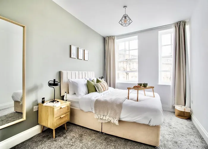 The Yorkshire Crown - Luxury Apartment - Free Parking Nearby