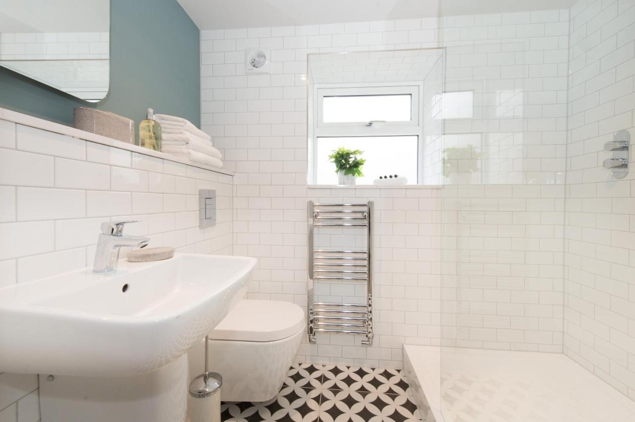 The Burrow By Serviced Apartment
