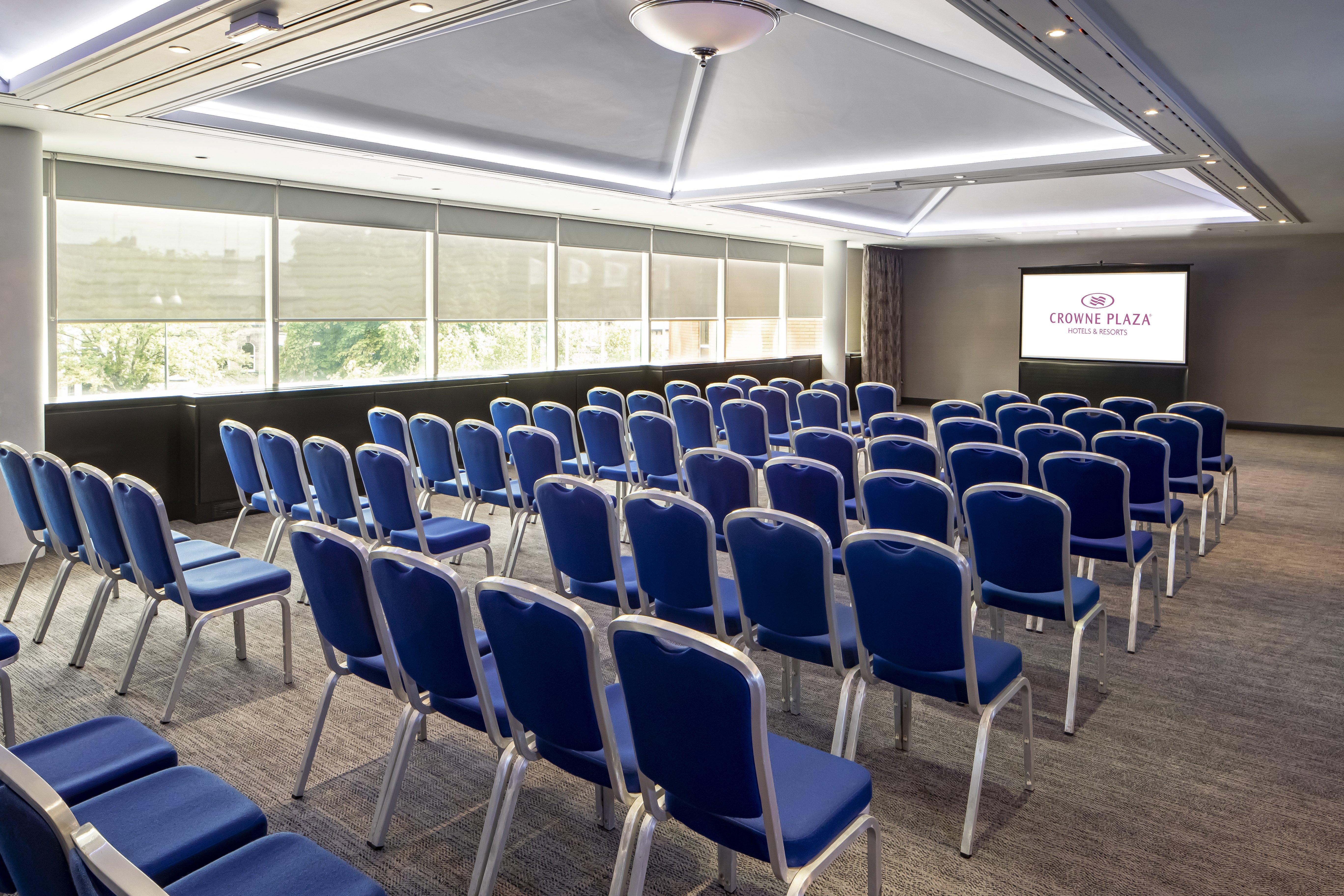 Crowne Plaza By Ihg 4*