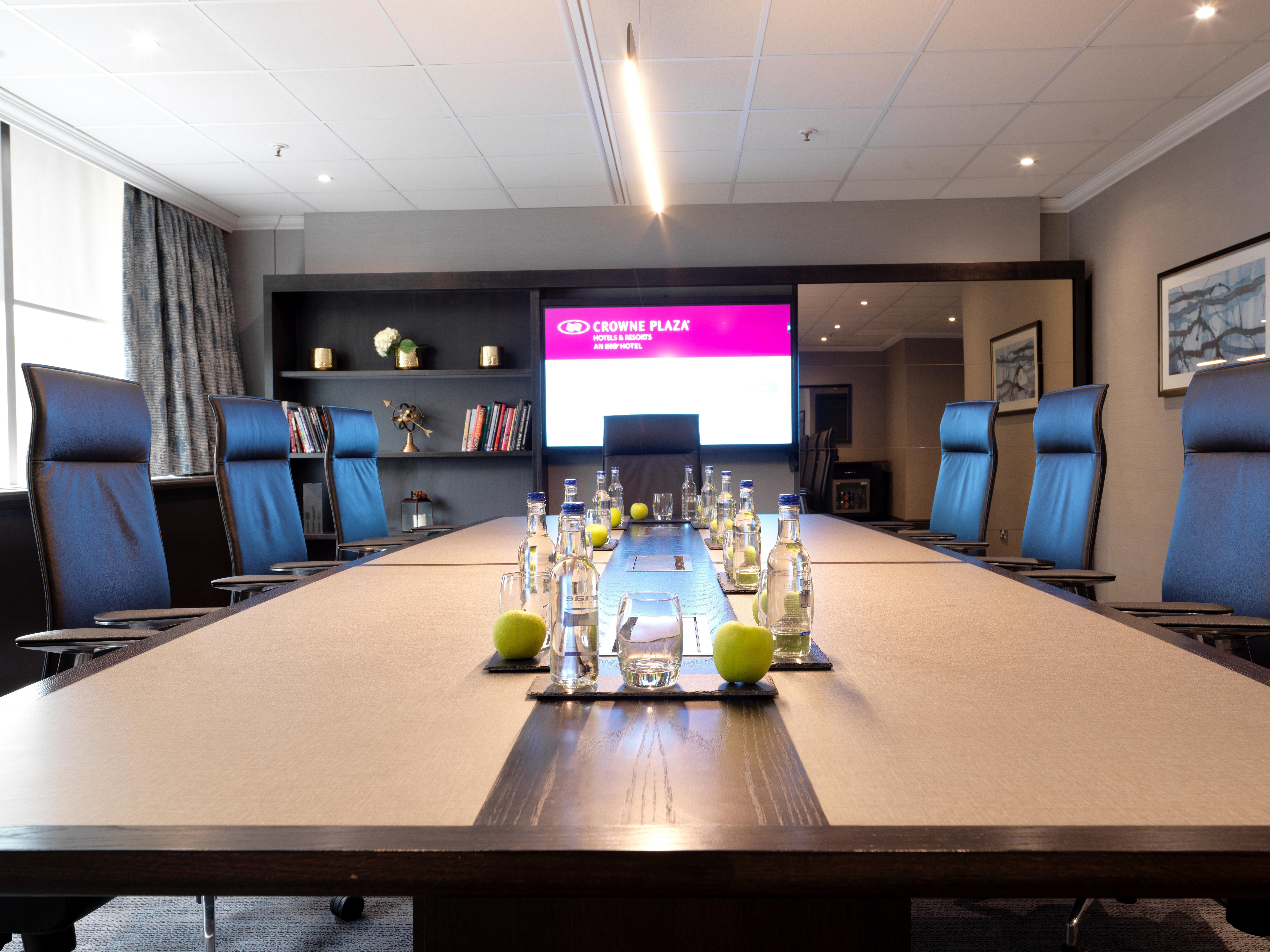 Crowne Plaza By Ihg 4*