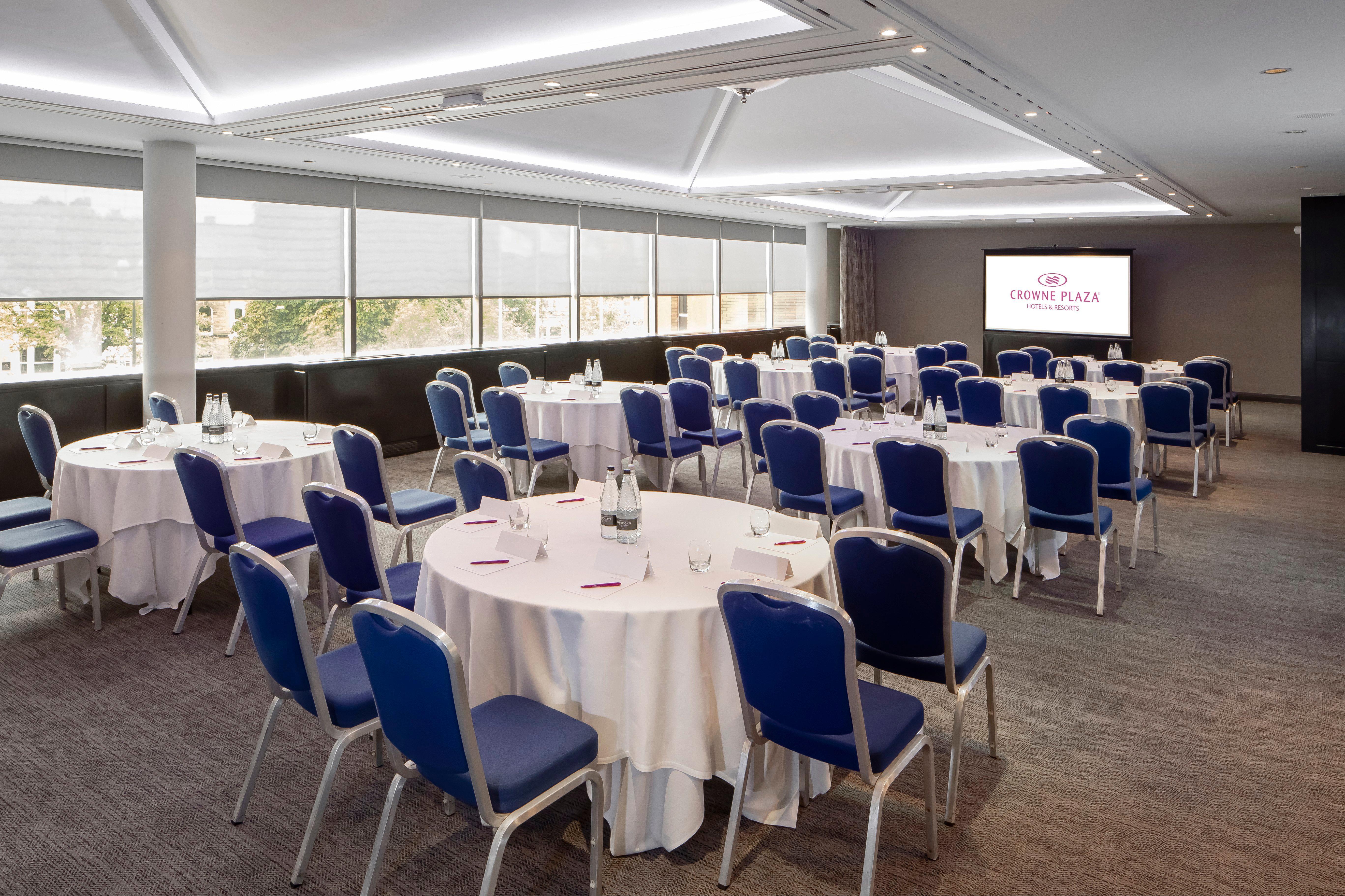 Crowne Plaza By Ihg 4*