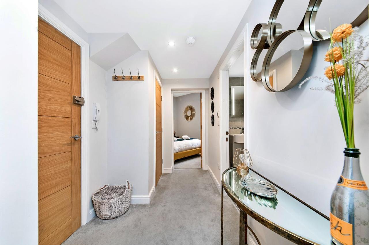 Finest Retreats - The Regency Apartment