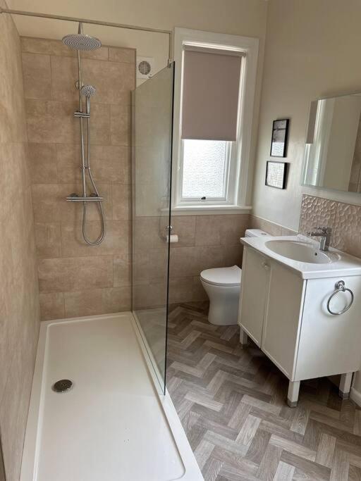 Spacious & Bright 3 Bed Apartment Harrogate