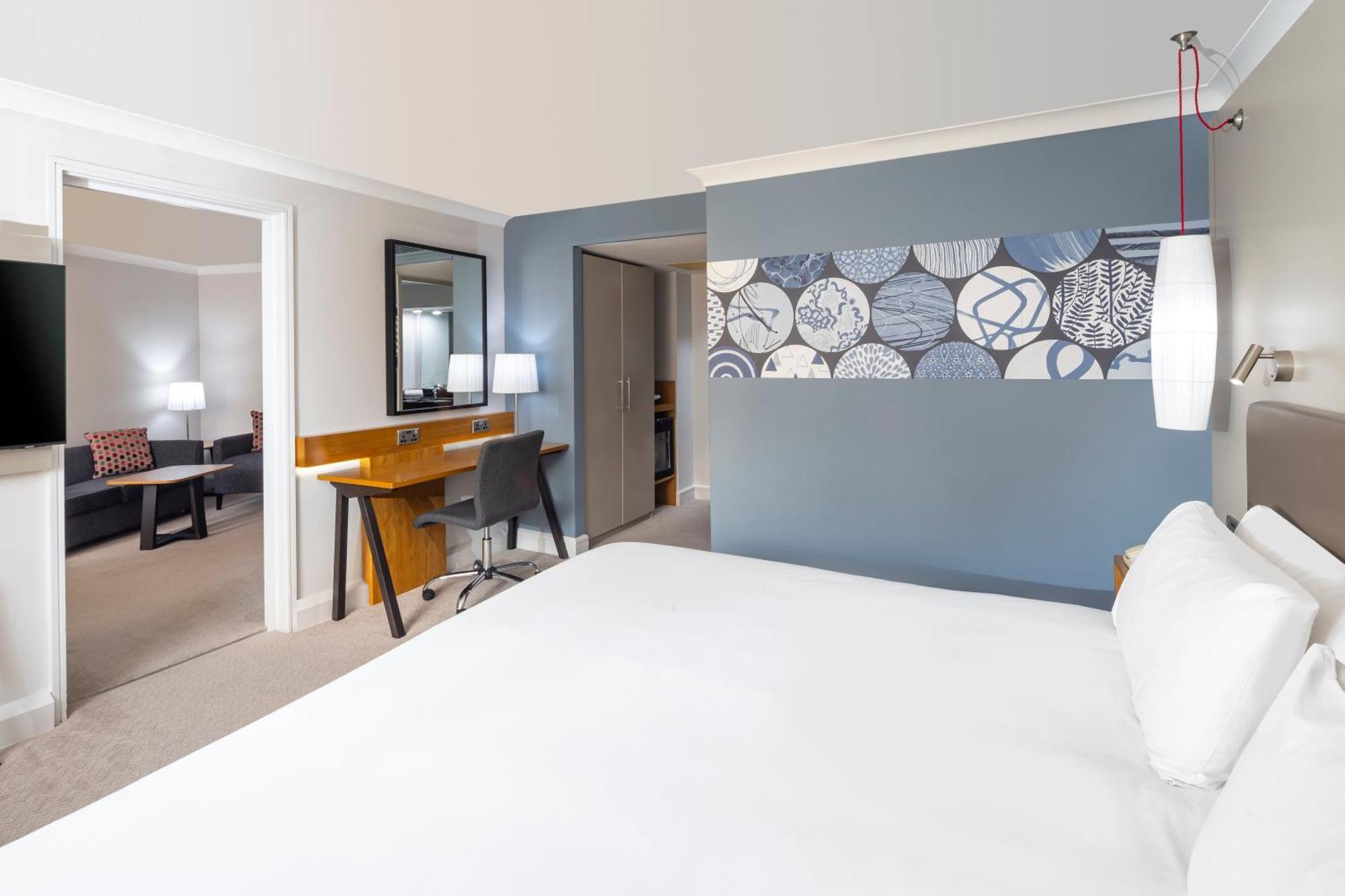 Crowne Plaza By Ihg 4*