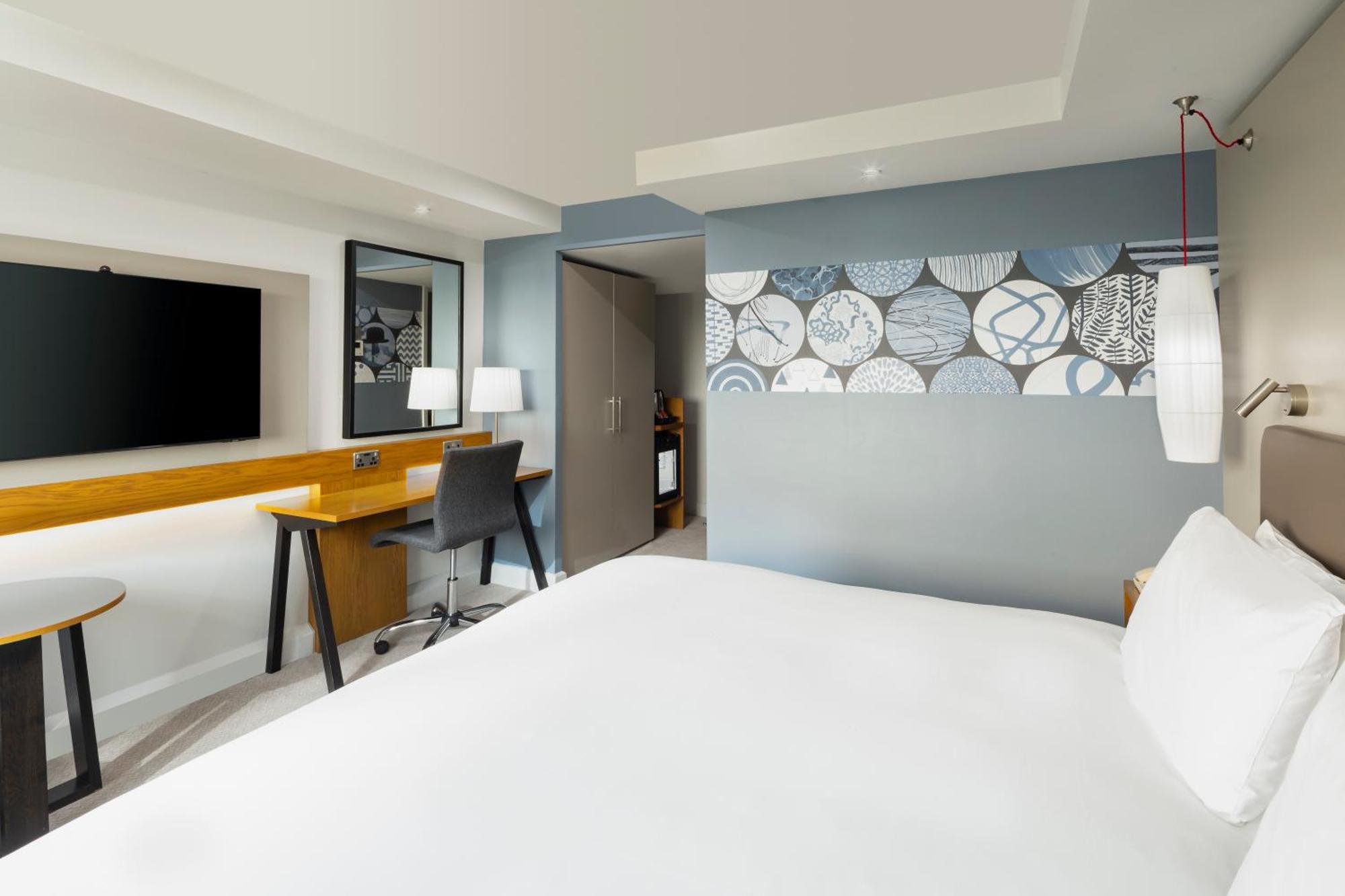 Crowne Plaza By Ihg Hotel