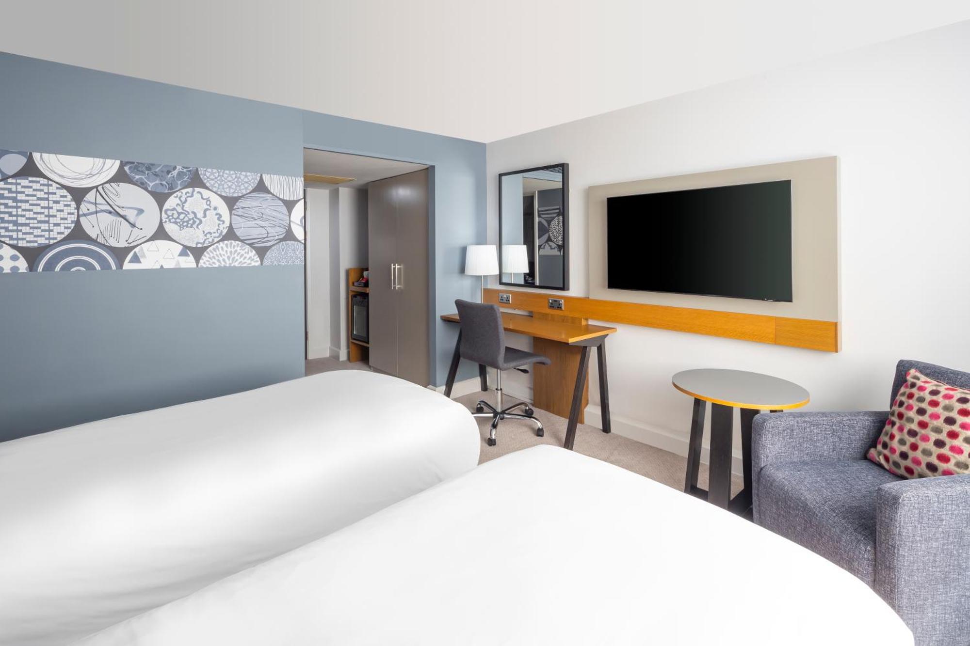 Crowne Plaza By Ihg Hotel 4*