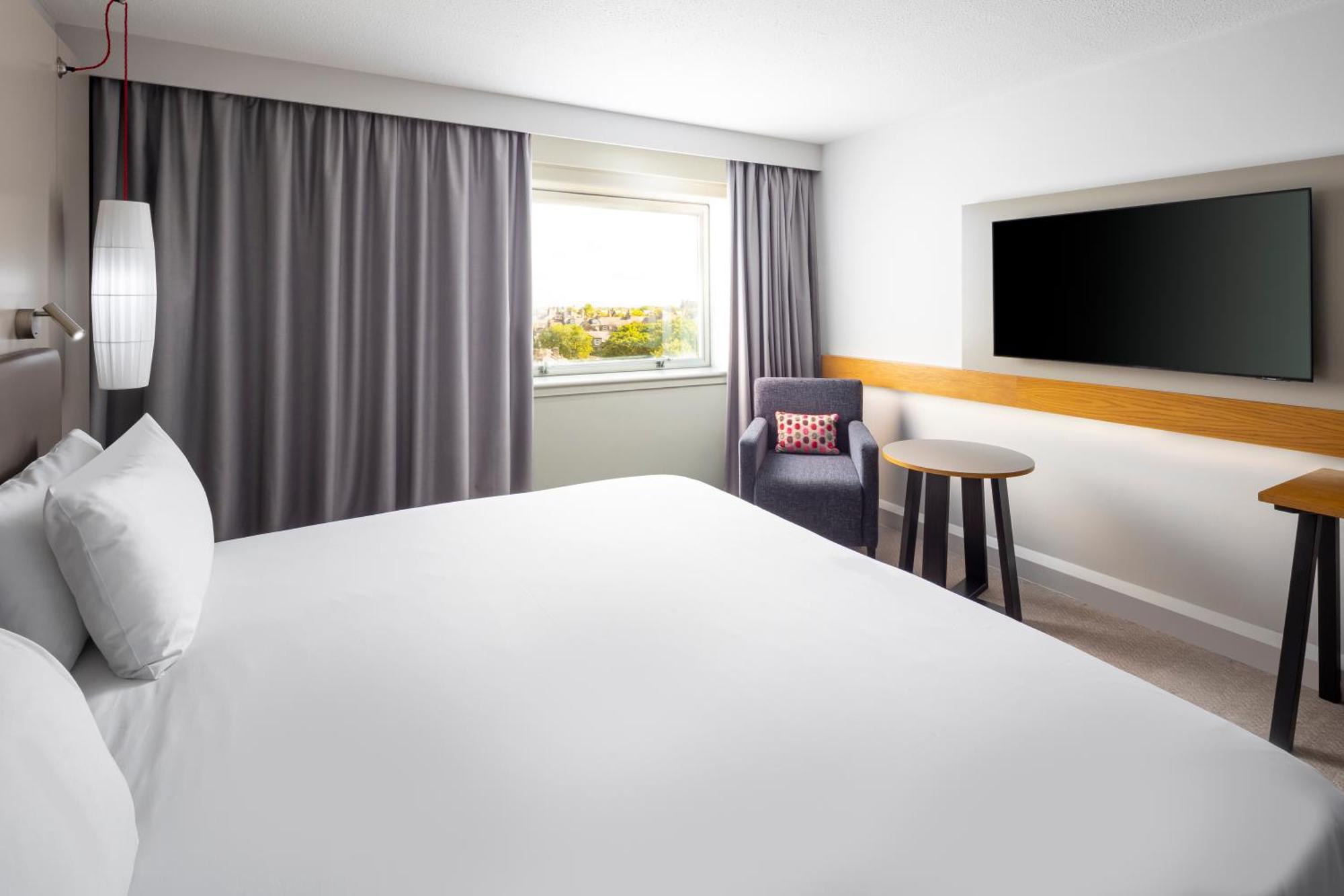 Crowne Plaza By Ihg 4*