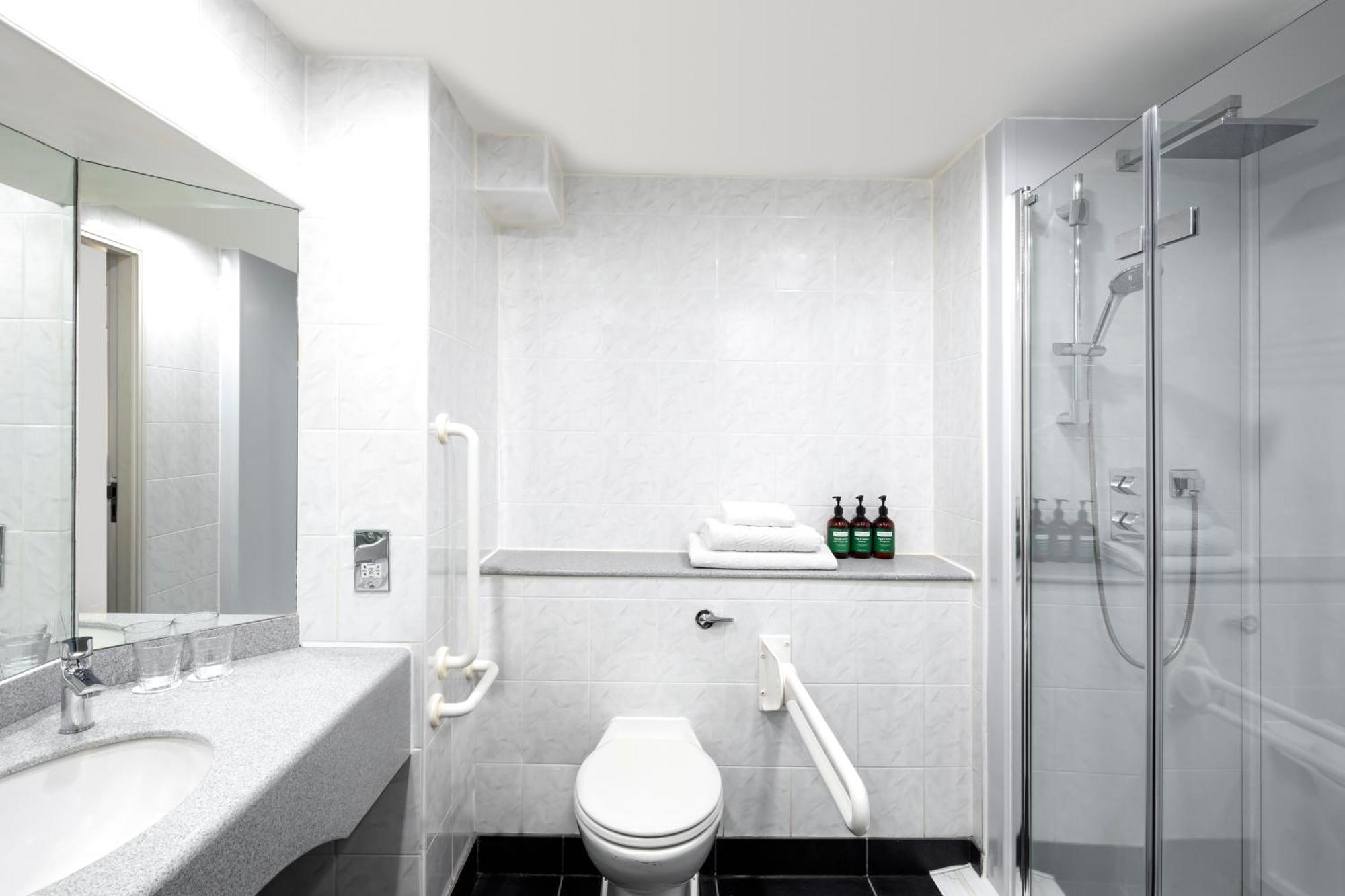 Crowne Plaza By Ihg Hotel 4*