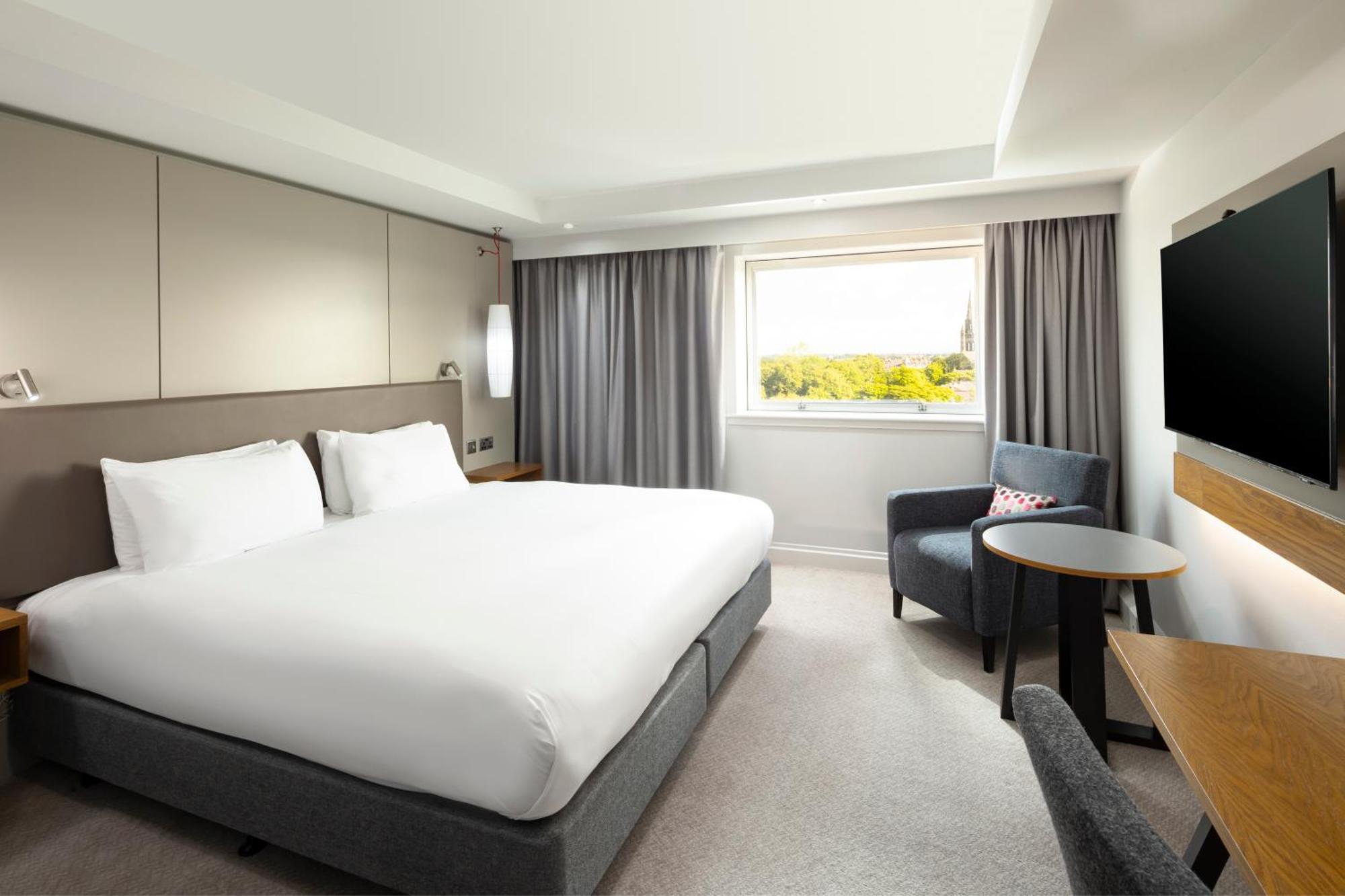 Crowne Plaza By Ihg Hotel