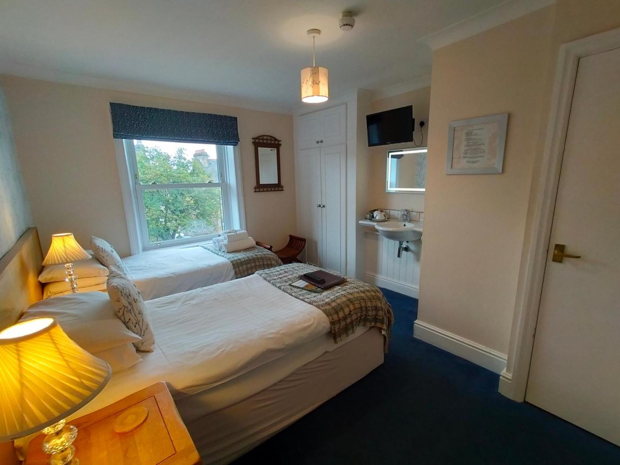 Guest house Arden House