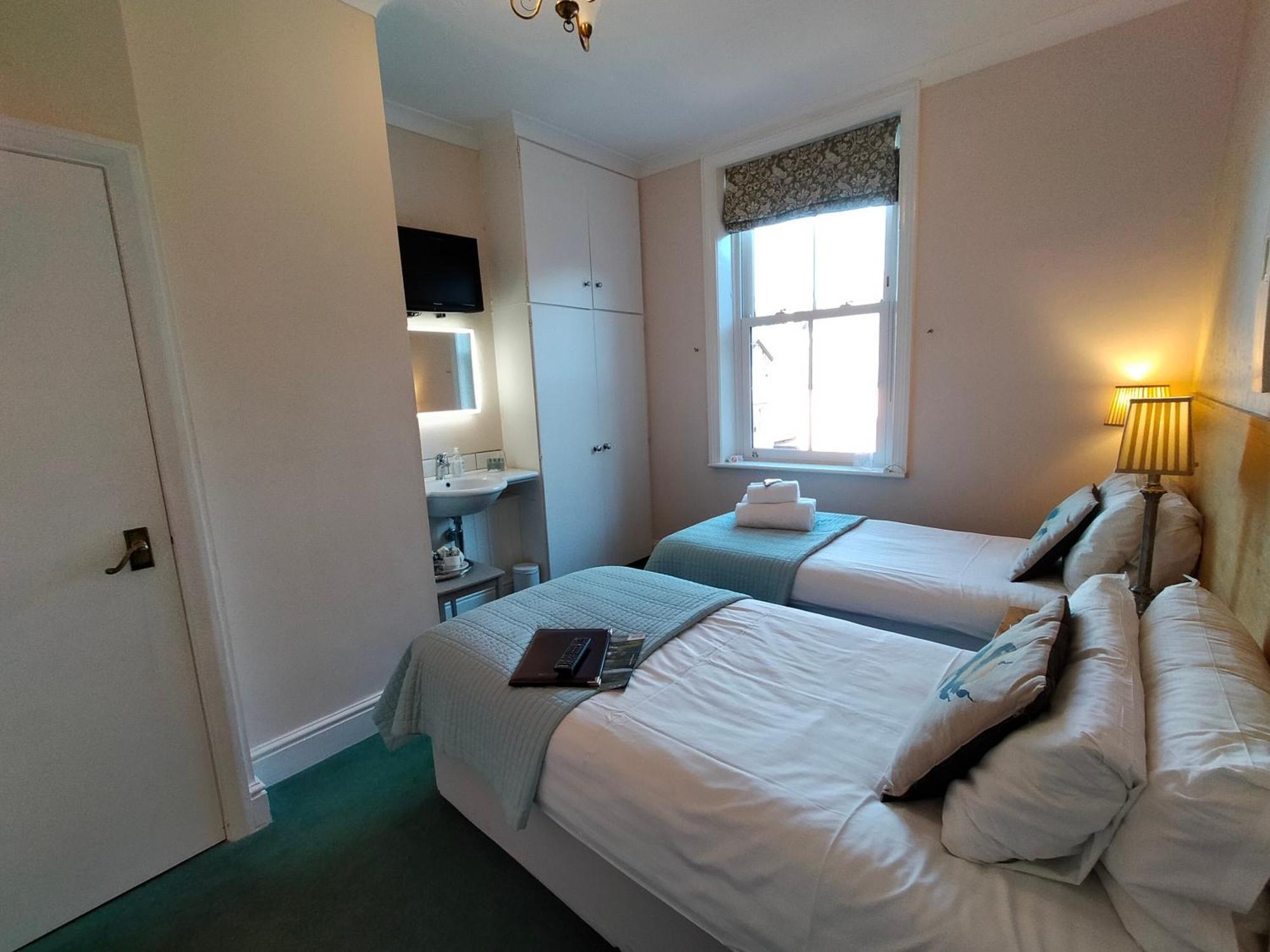 Guest house Arden House