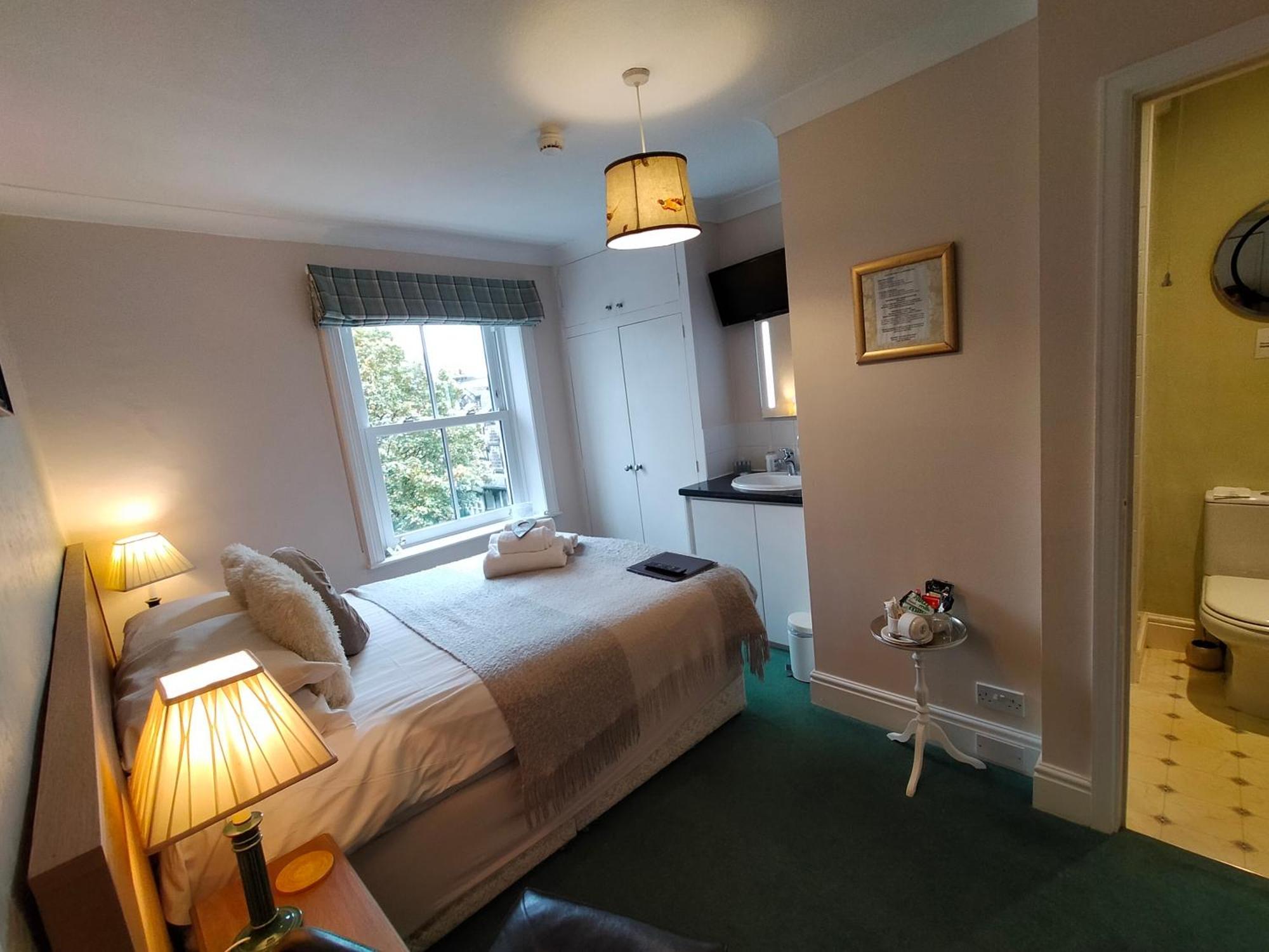 Guest house Arden House 4*