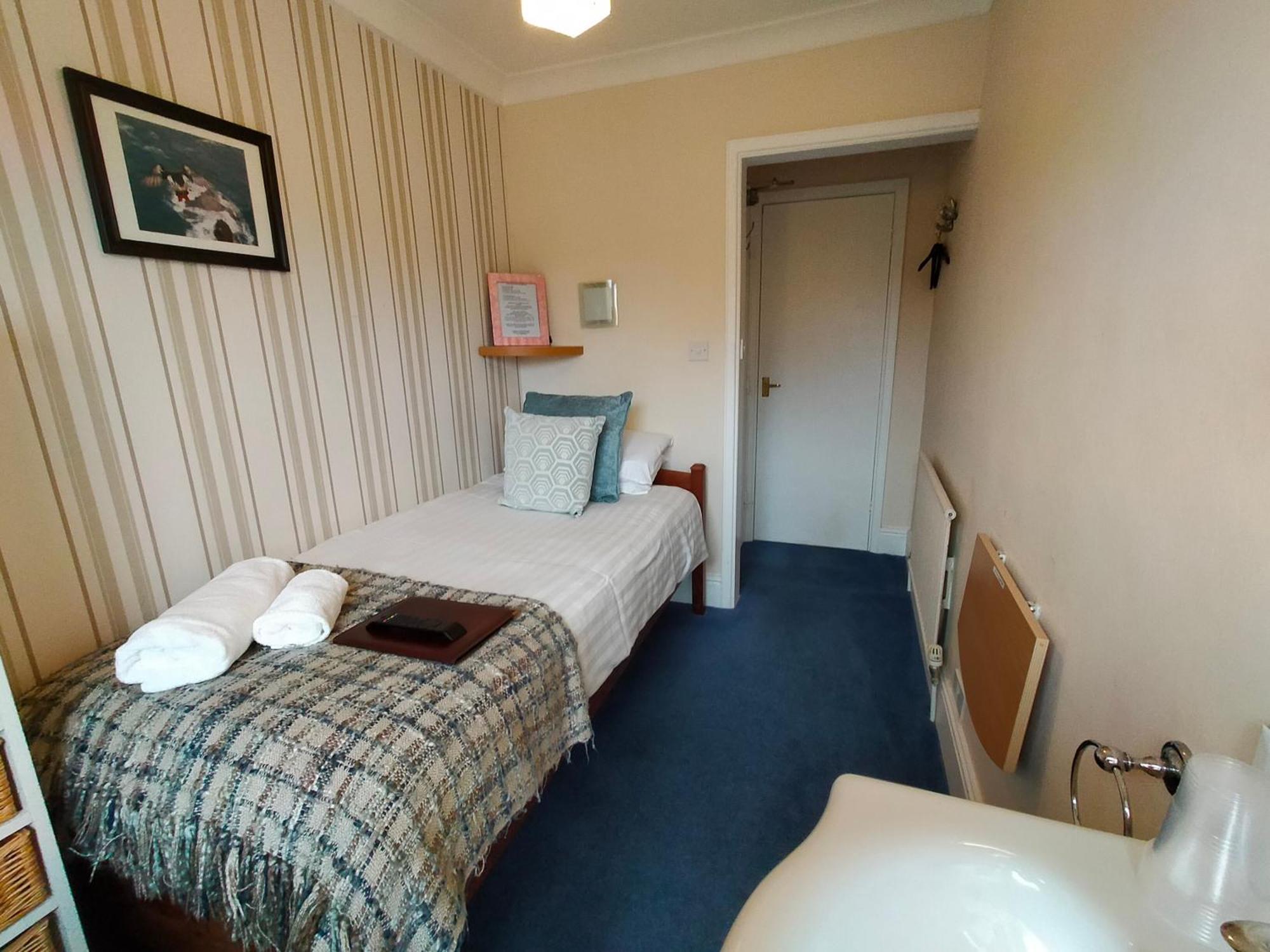 Arden House 4*
