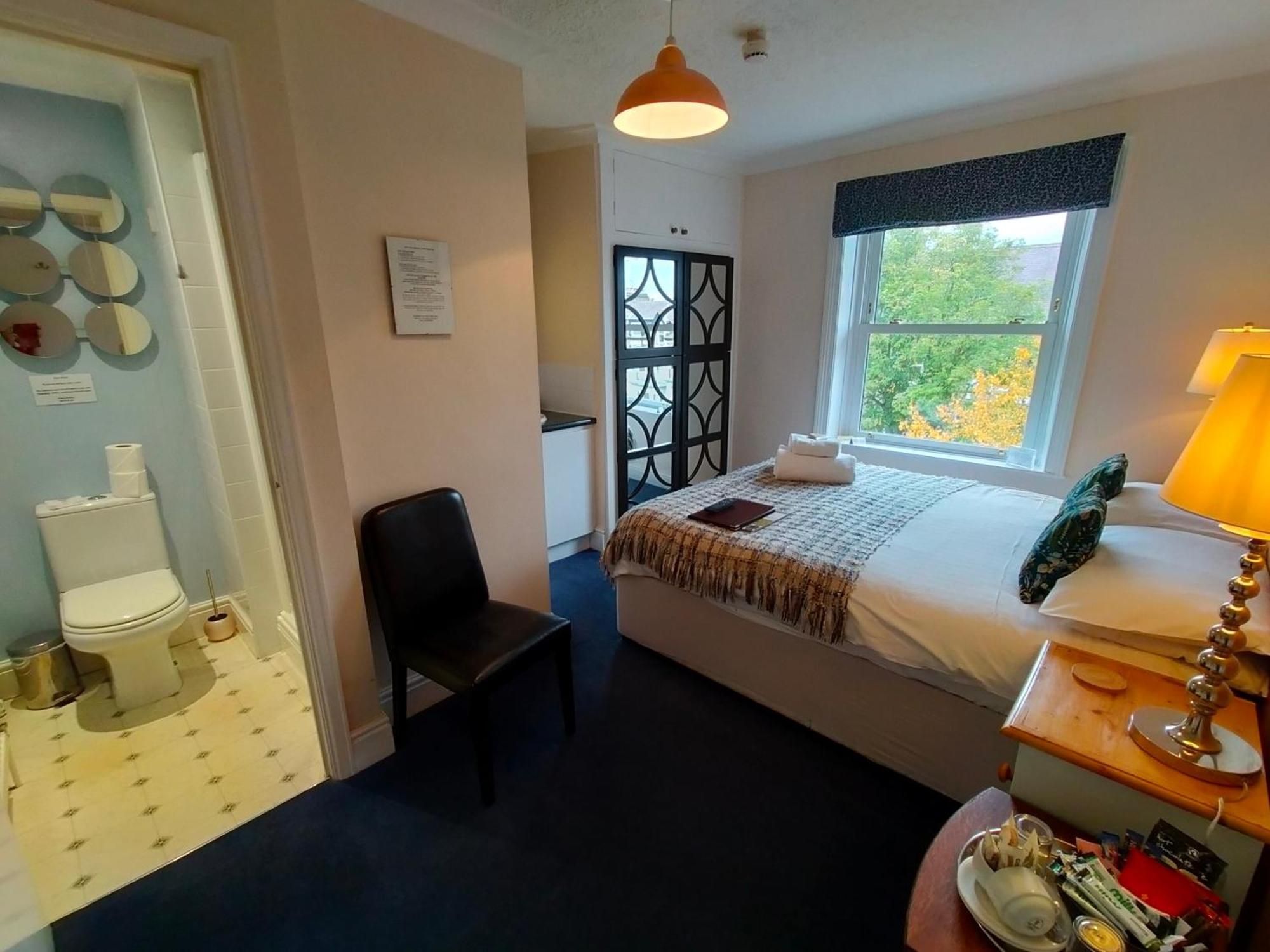 Guest house Arden House 4*