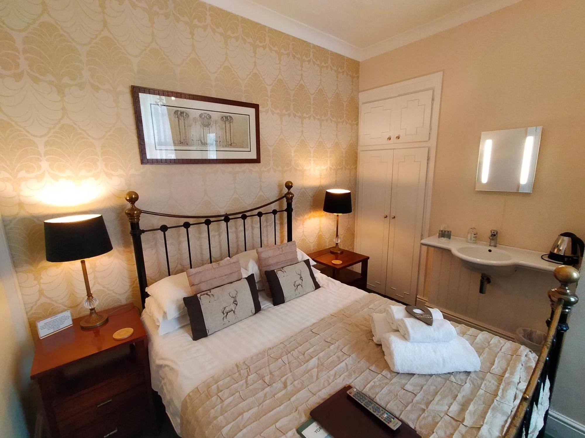 Guest house Arden House 4*