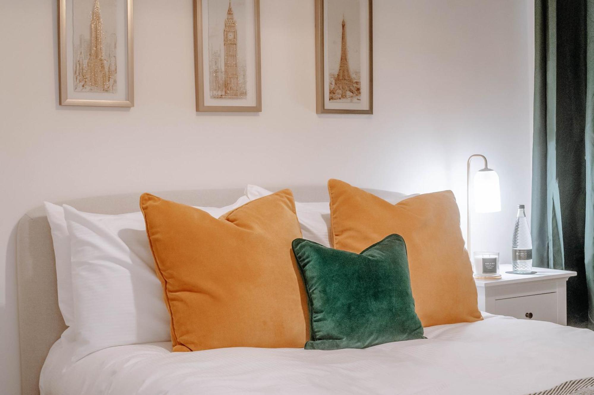 Mayfield Three - Apartment