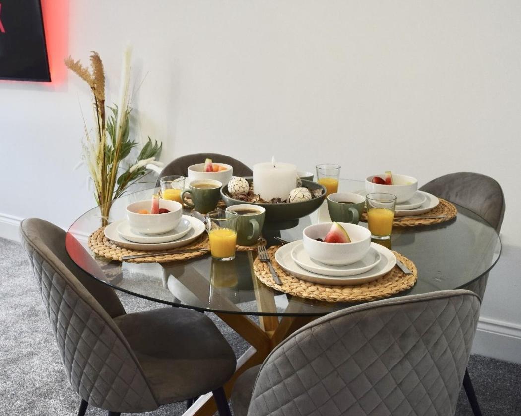 The Yorkshire Crown - Luxury - Free Parking Nearby Harrogate