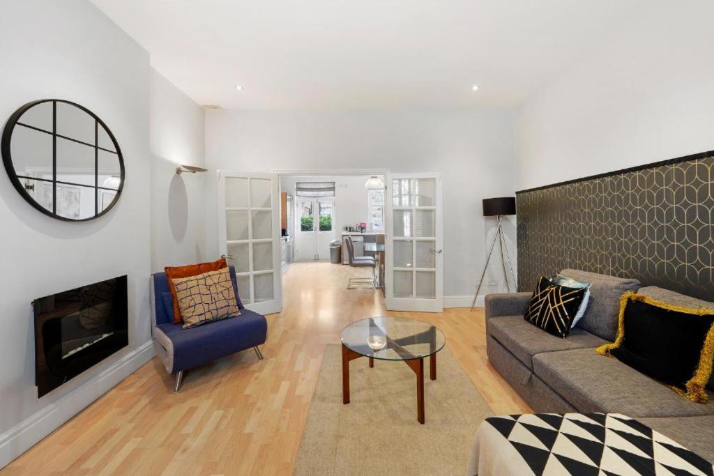 Stylish Townhouse On The Stray - Sleeps 8 * Harrogate