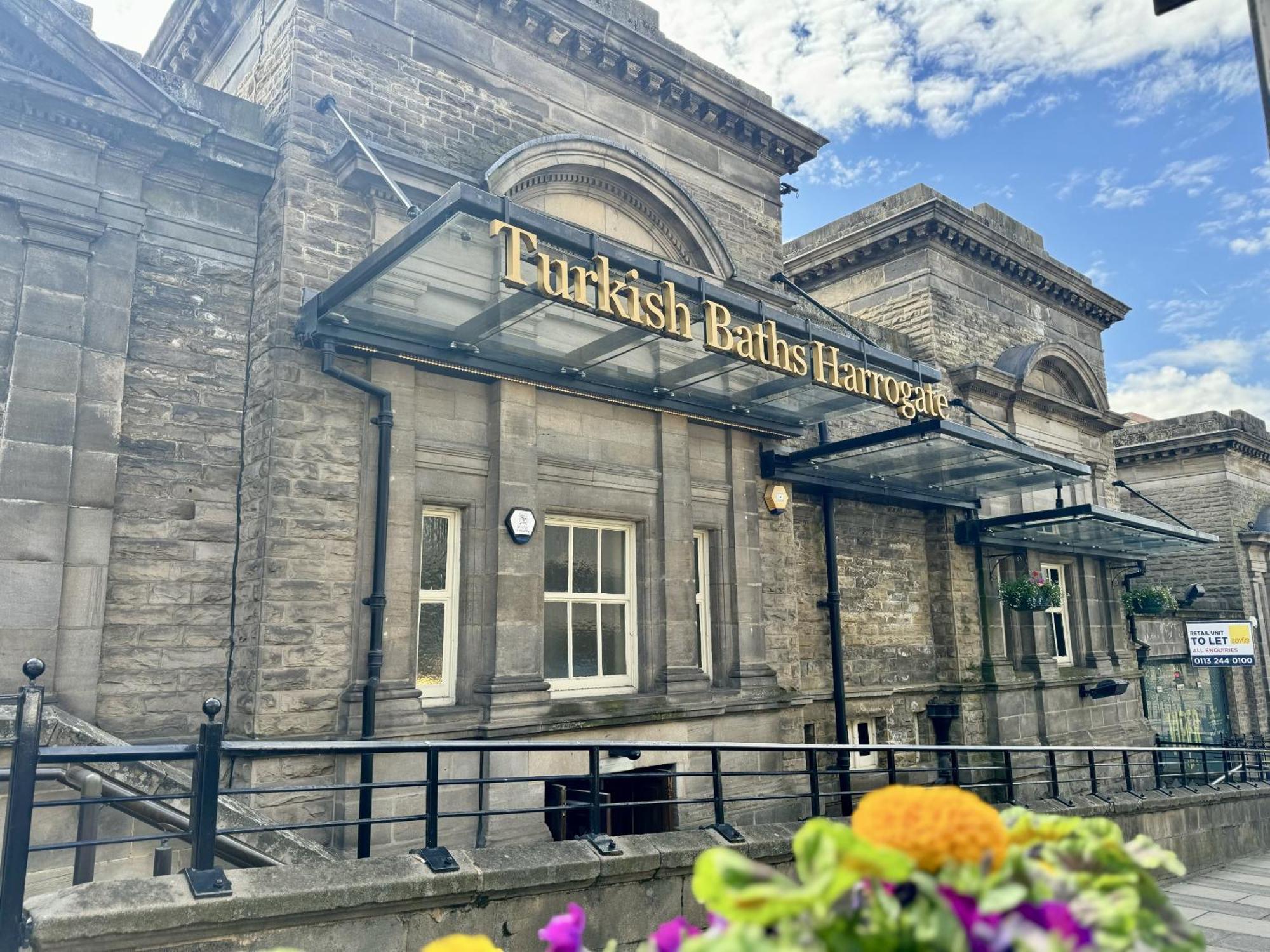 The Yorkshire Crown - Luxury - Free Parking Nearby Apartment Harrogate