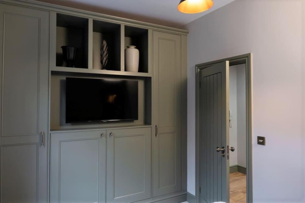The Verdant Apartment