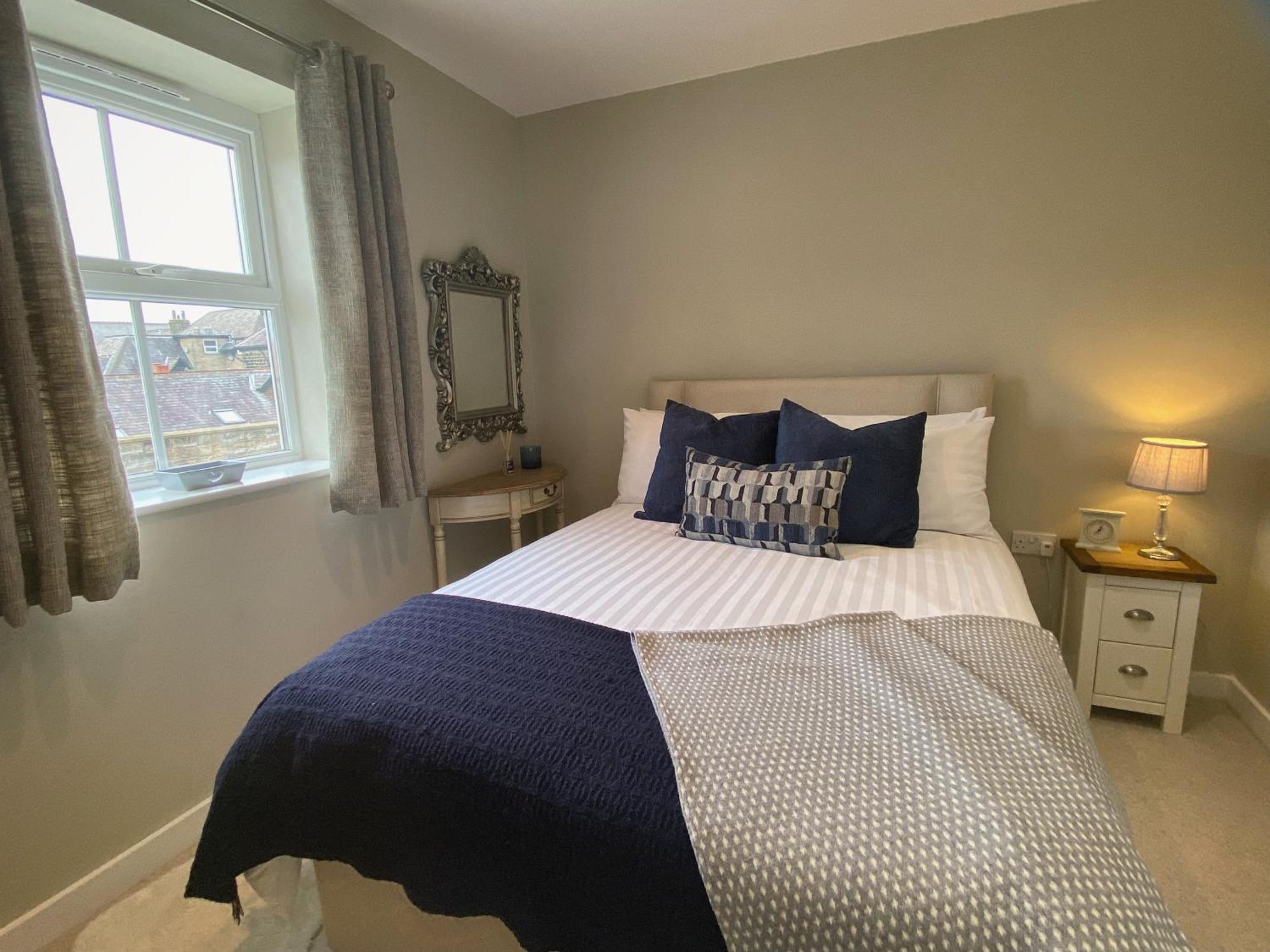 Stylish Modern With Parking Apartment *