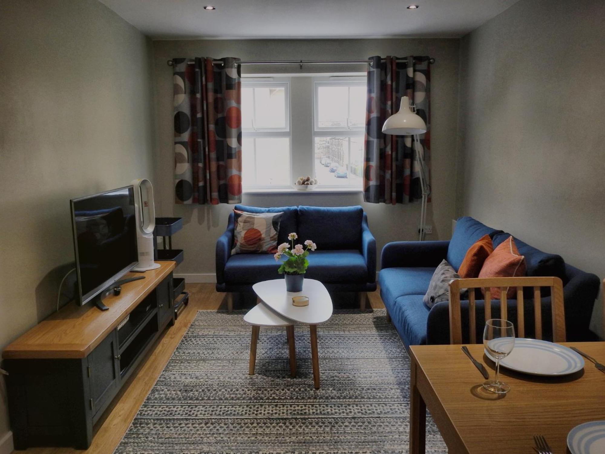 Stylish Modern With Parking Apartment *
