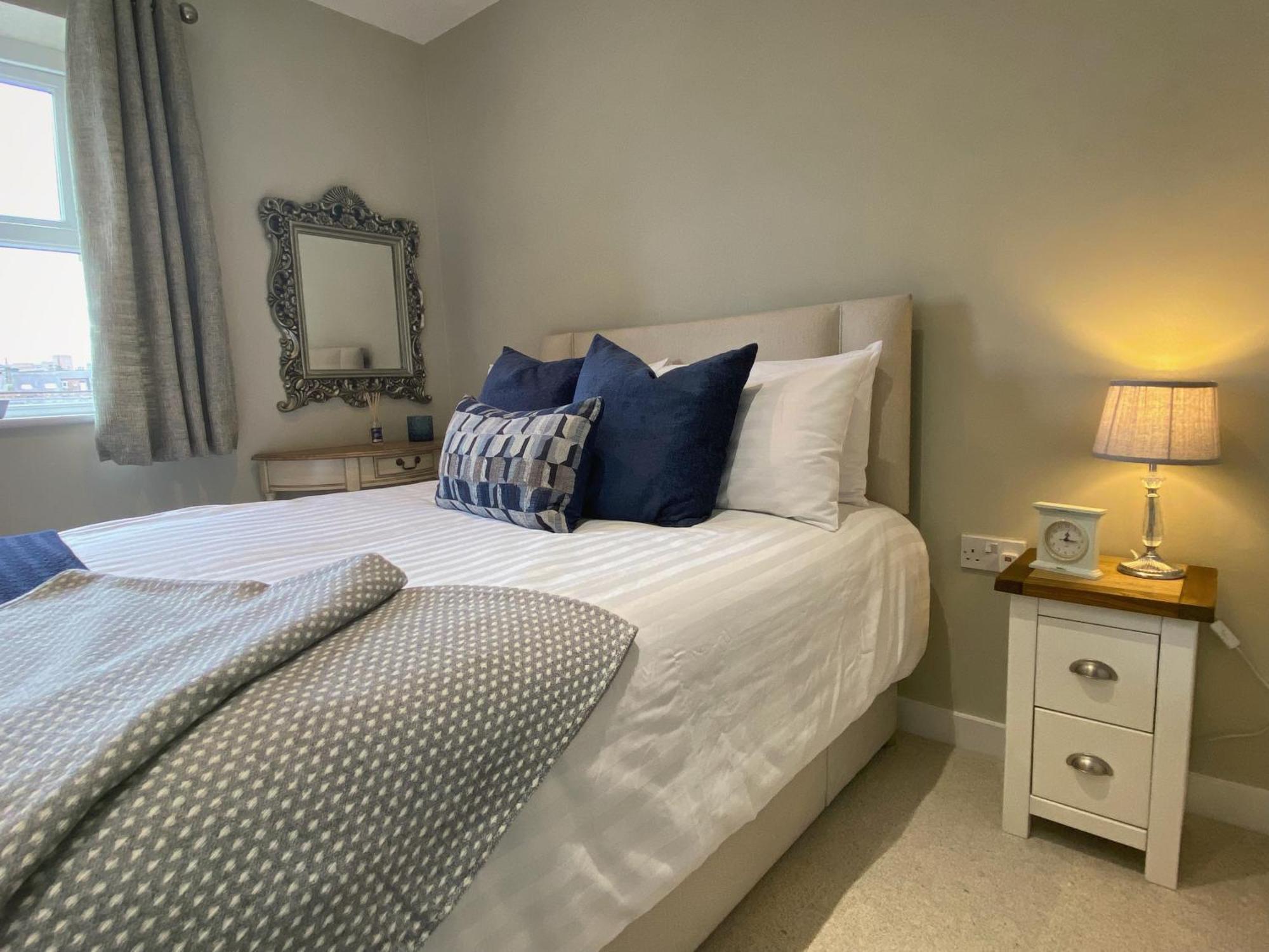 Stylish Modern With Parking Harrogate