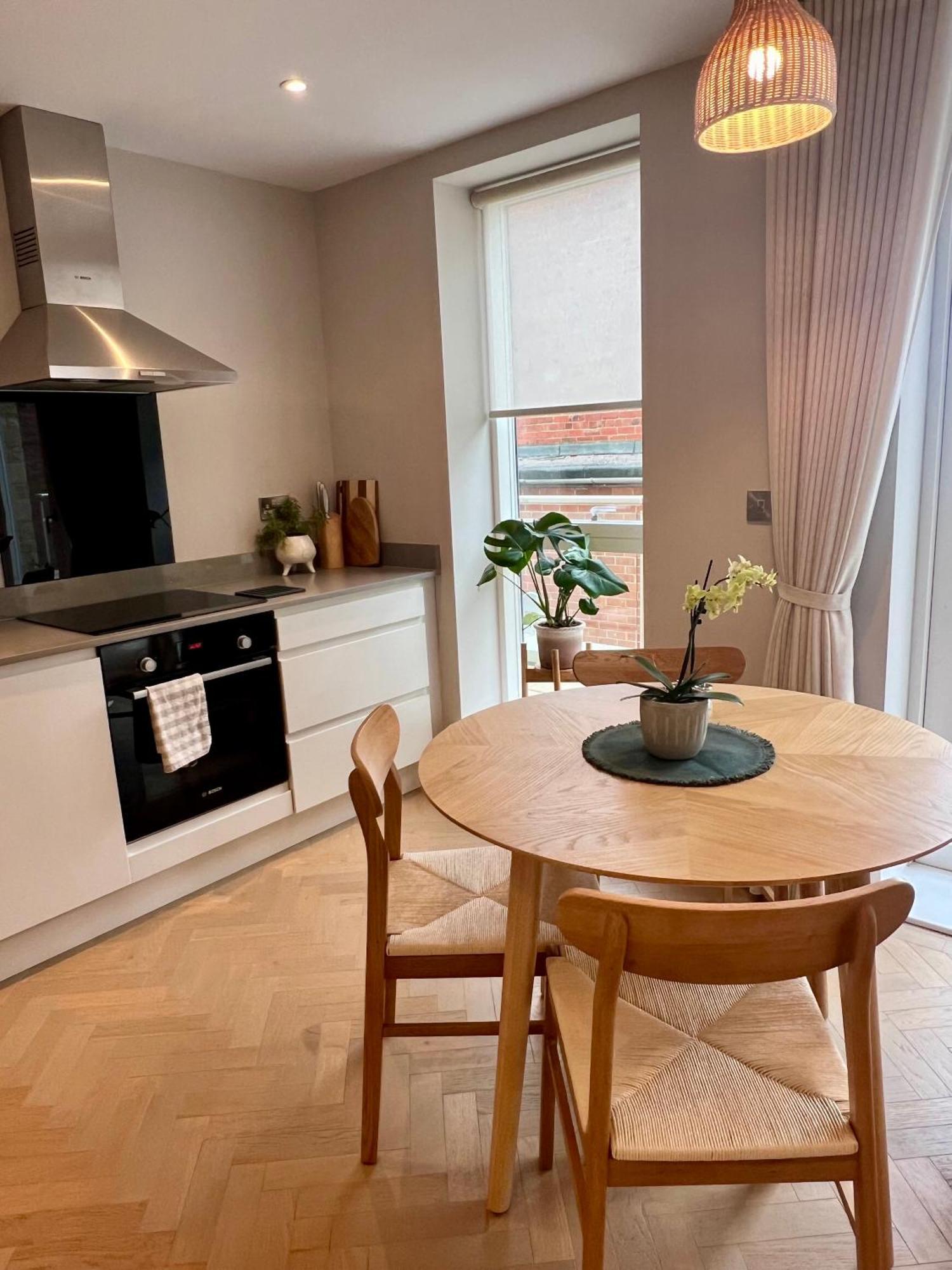 Lambert House Apartment