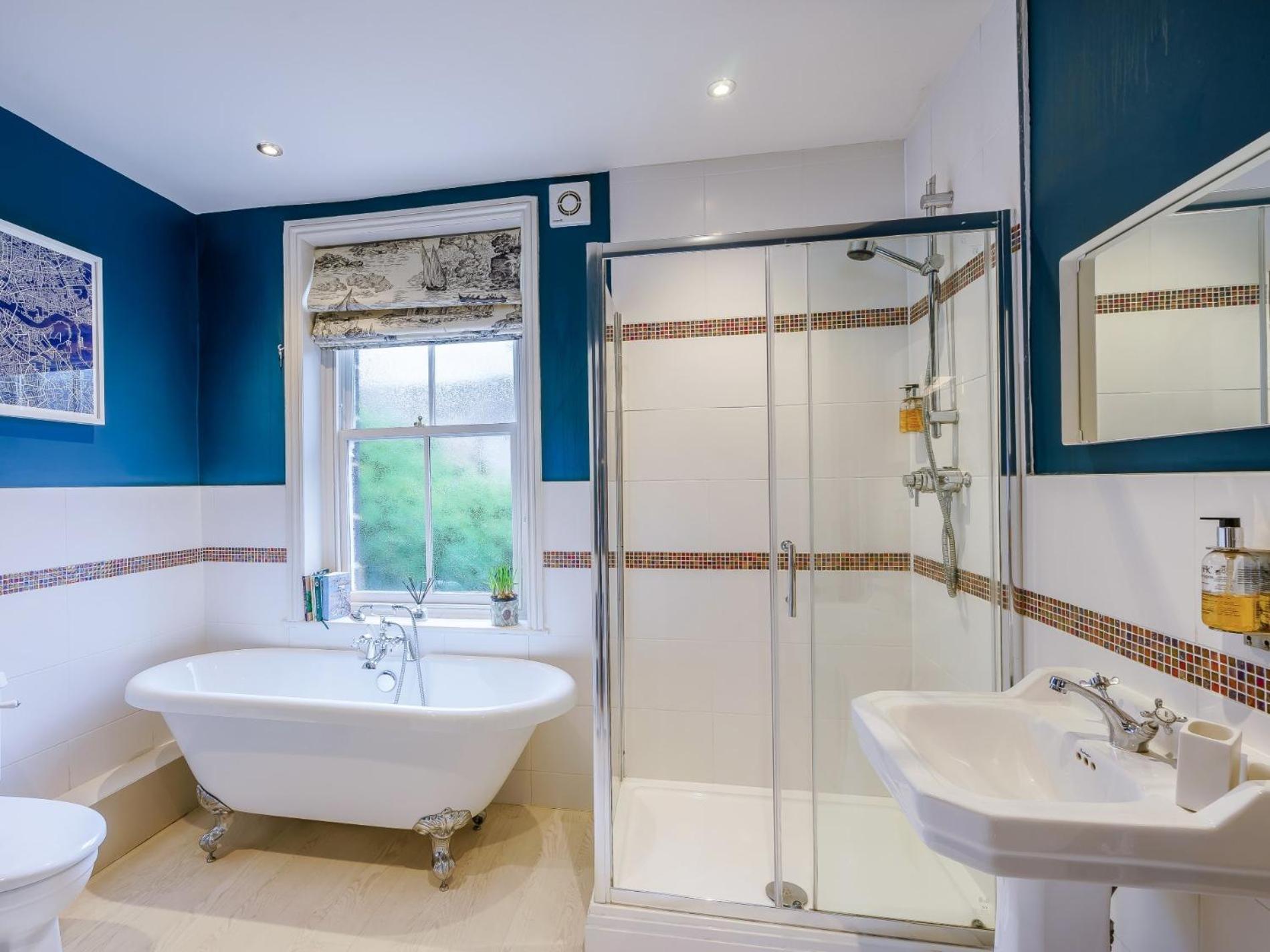 4 Bed In 73424 Holiday home