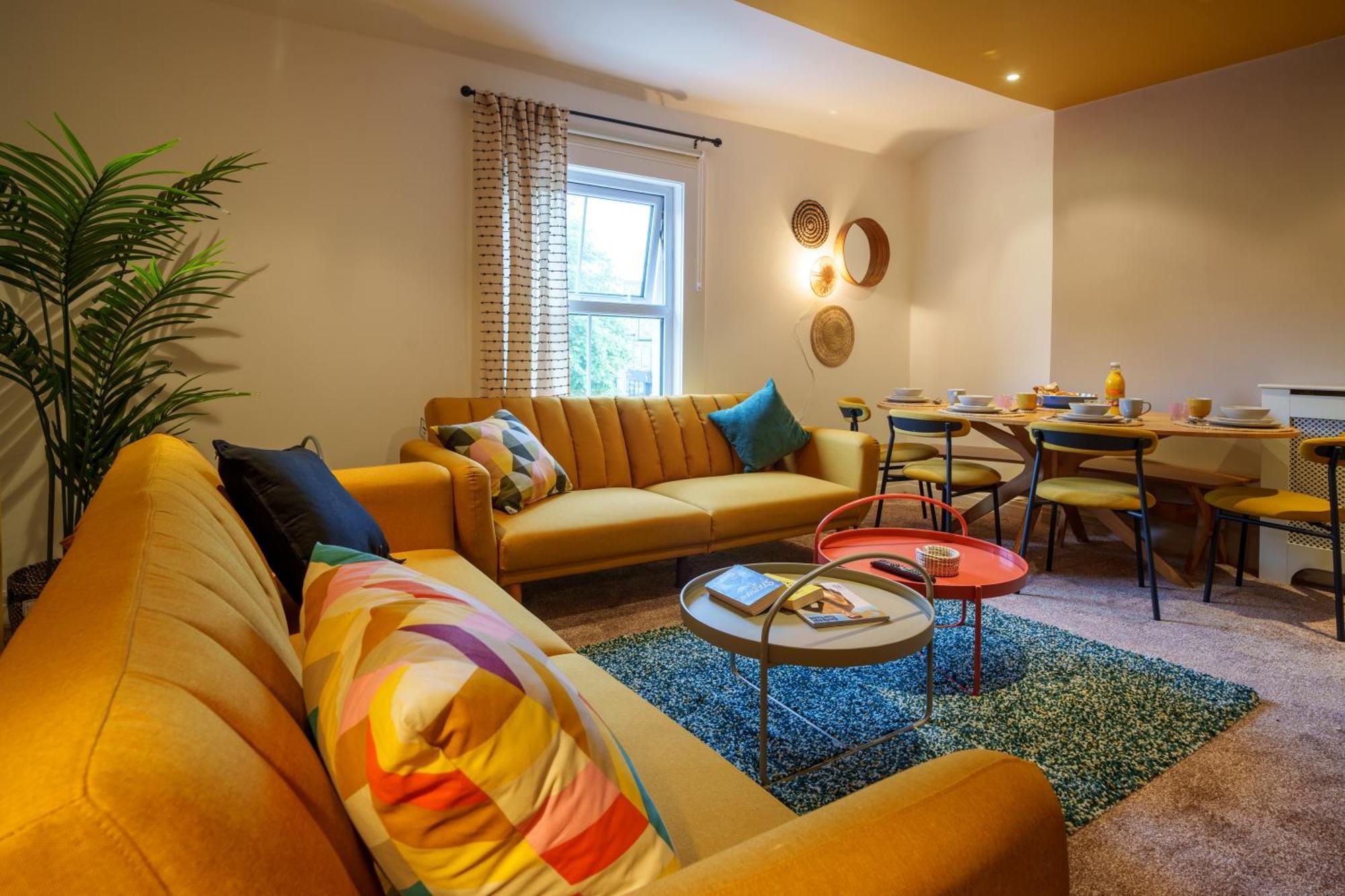 Apartment With Airhgt @ Luxe In Harrogate
