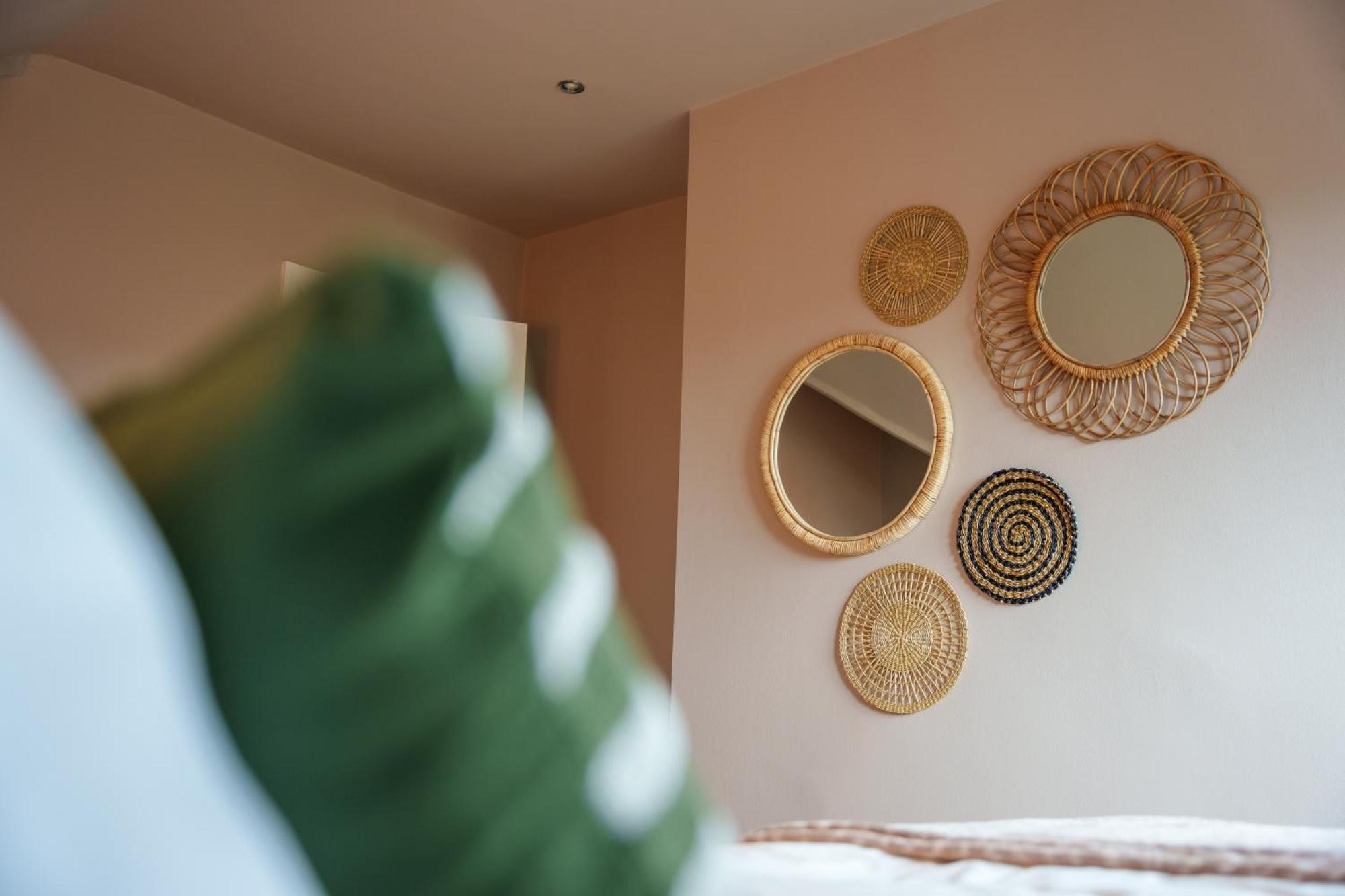 Apartment With Airhgt @ Luxe In