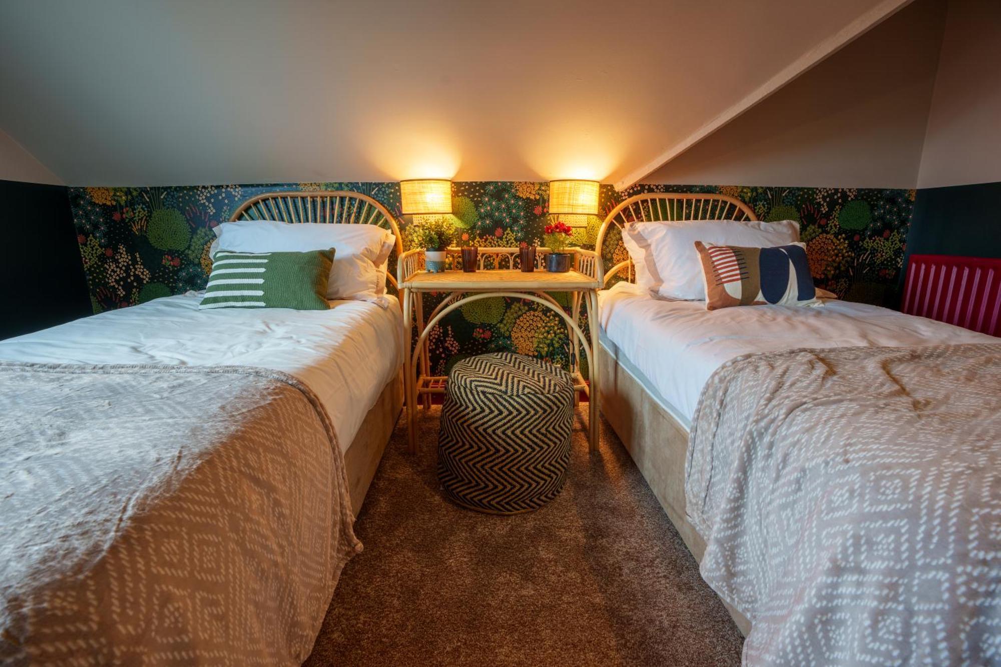 Apartment With Airhgt @ Luxe In