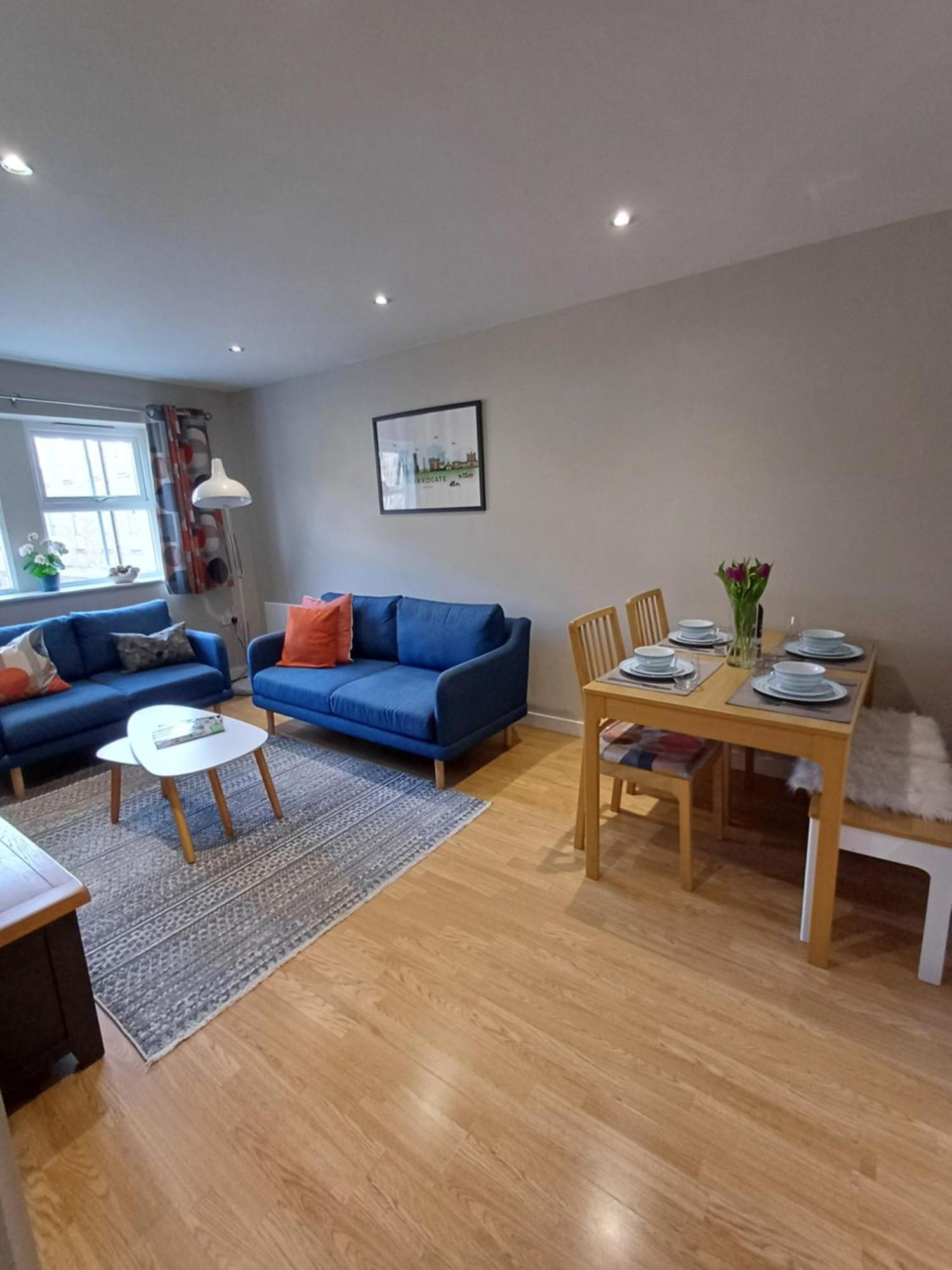 Stylish Modern With Parking * Harrogate