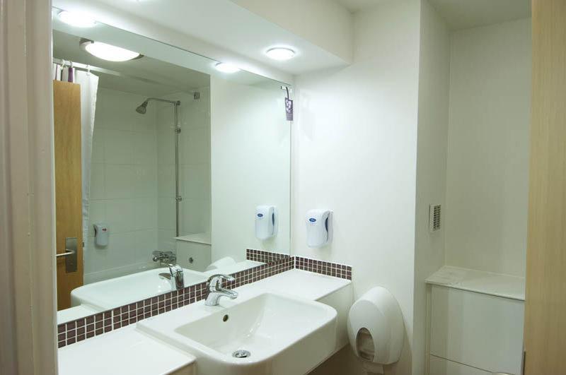 Premier South Hotel 3*
