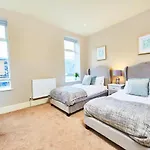 The Stylish Penthouse Of Harrogate - Sleeps 7