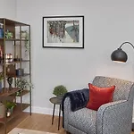 Host & Stay - Green View