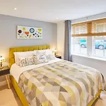 Host & Stay - Mowbray Apartment