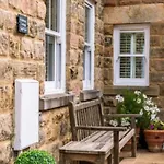 Cosy Central Cottage In Harrogate