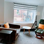 Gorgeous Town Center 3 Bedroom Self Contained Apartment For 1-5 People