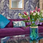The Granville - Delightful 2-Bed Victorian Apartment