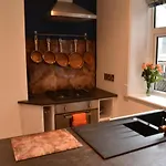 The Cheltenham, Stylish 1-Bed Victorian Apartment