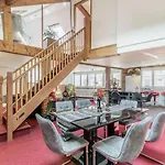 Dragon Loft Apartment