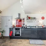 Dragon Loft Apartment