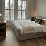 Kings Apartment, 83 Kings Road